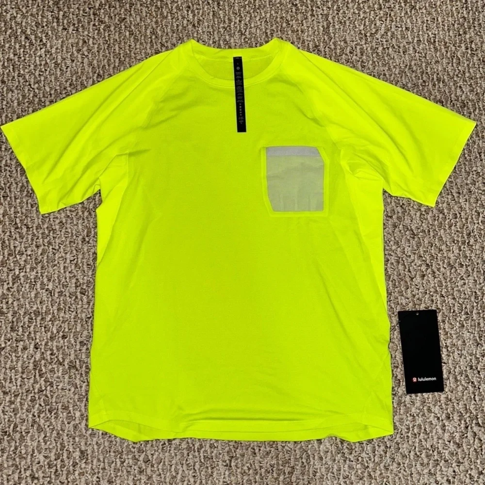 NWT Lululemon Men’s Ventilated Hiking Short Sleeve Shirt